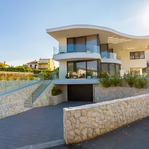 Apartman Piano, Vantacici