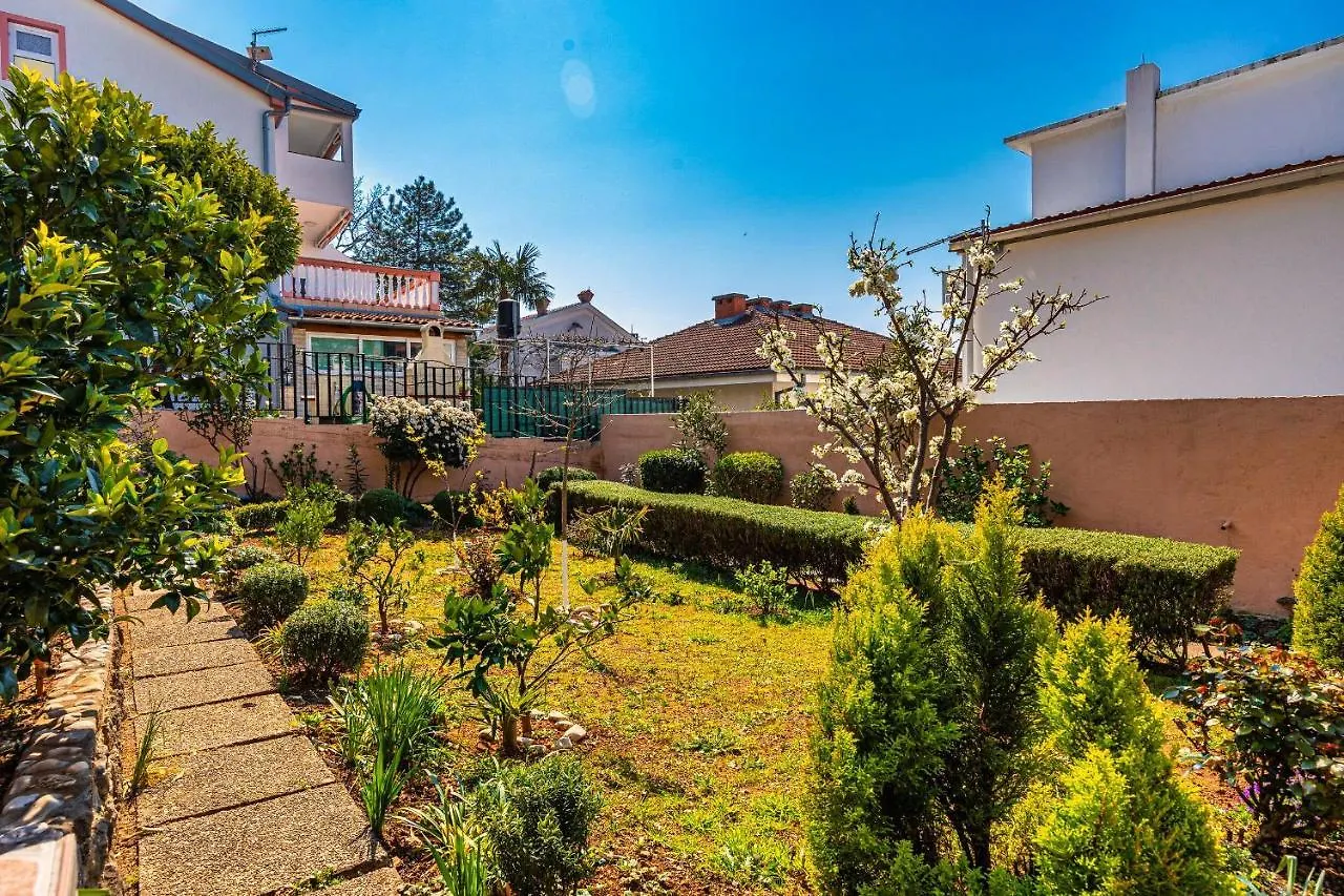 Apartment Apartmani Stefka Dramalj